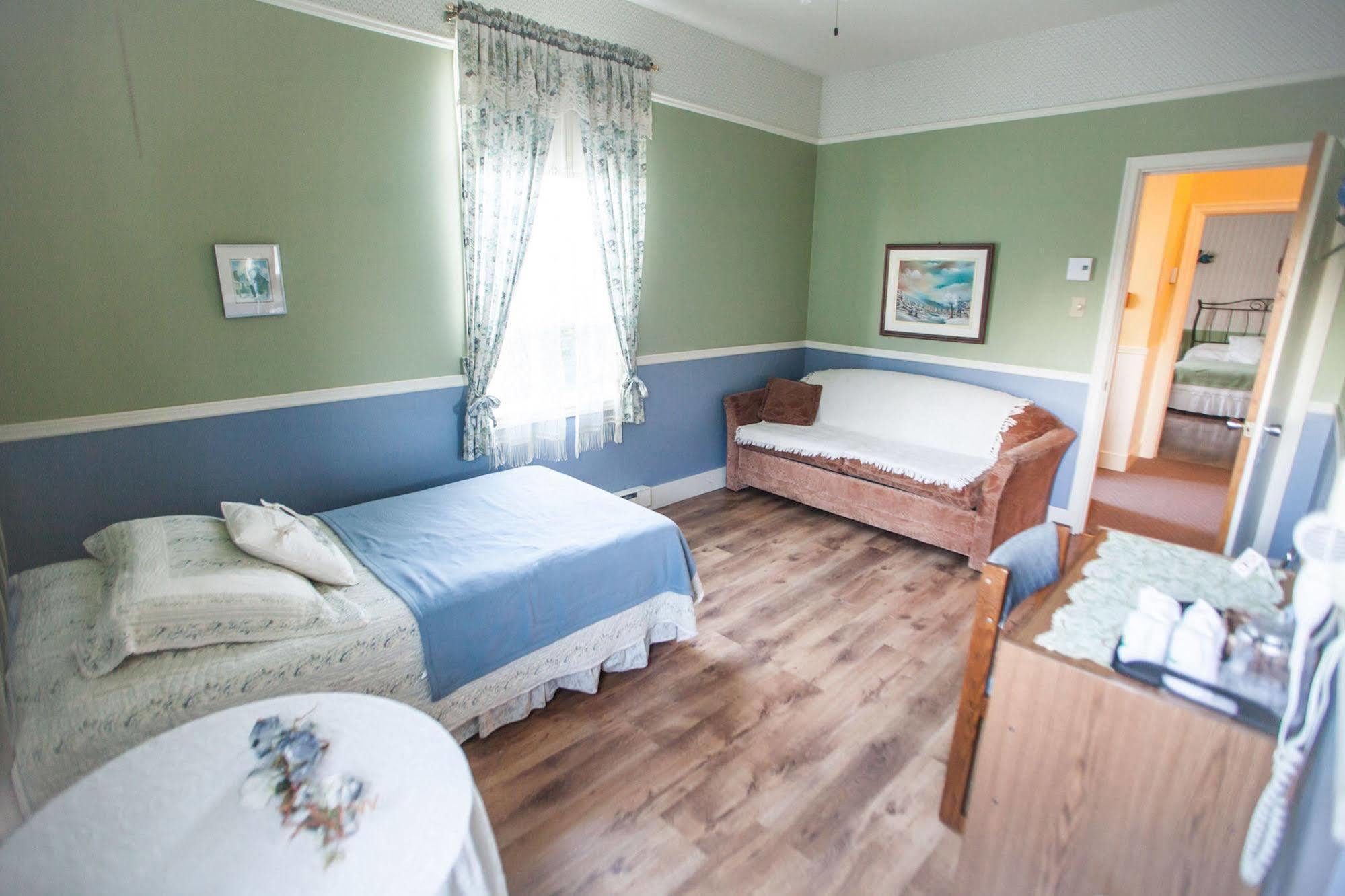 Auberge Presbytere Mont Lac-Vert Hébertville Dış mekan fotoğraf